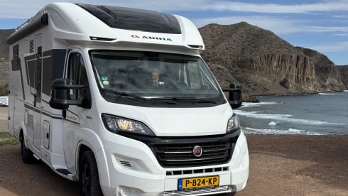 Adria Coral 670 met lengtebedden. Met alles erop en eraan! 