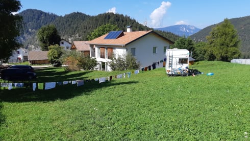 Bloemen camper – 3p Dethleffs alcove uit 1995