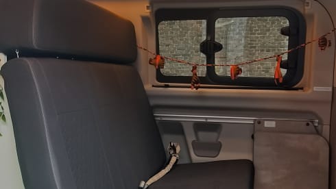 Jackie – Ford-Campingbus für 4 Personen ab 2025