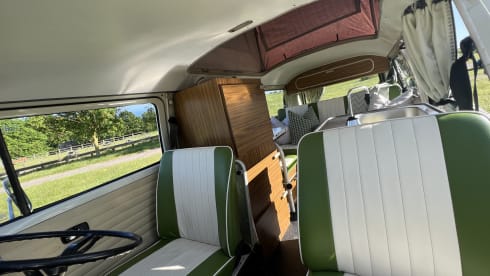Olive – 'Olive' VW T2 Westfalia 1973 Campervan