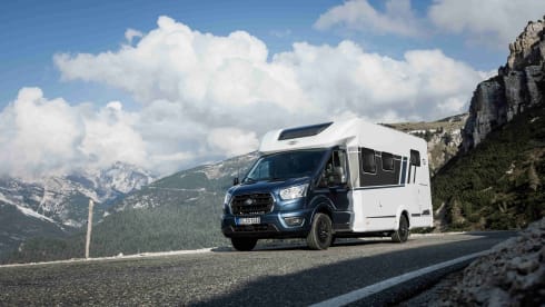 Brom – 4p Carado from 2024, semi-integrated new camper