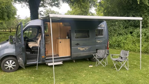 BettyAnn – Wildax Europa Off-Grid 2 berth van 
