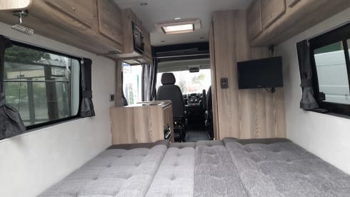 MW21 – 2 Berth Campervan/Motorhome - Fully equipped for your next Adventure
