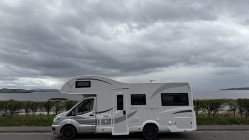 The Stag  – 6 berth Roller Team auto roller 746 