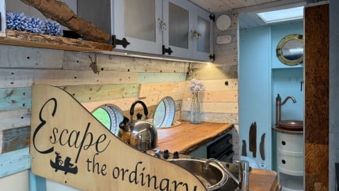 Minty  – Autobus Ford 2 couchettes de 2012