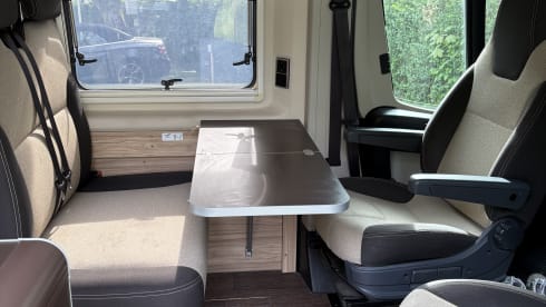 Uluru – 4p Hymer Ayers Rock bus uit 2018