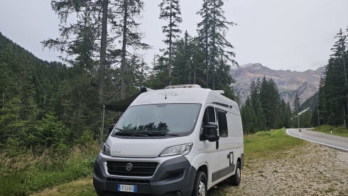 Tova – Camper van for adventure trips.