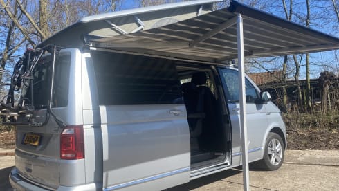 The Beach  – Versione VW t6 California Beach automatica, ultima esperienza di campeggio