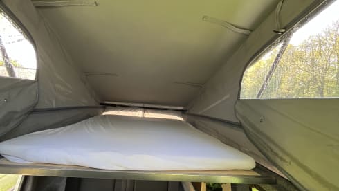 L-585-LJ – 4p Fixxter campervan from 2021