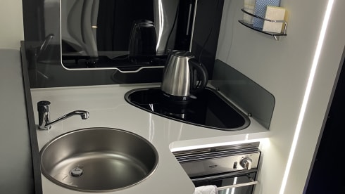 'Zefi' – New model, Luxury 4 berth Rollerteam Zefiro 696,auto,island bed 
