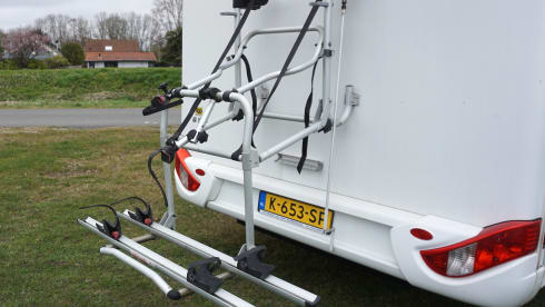 Kap – 4 person Hymer integrated with length beds!