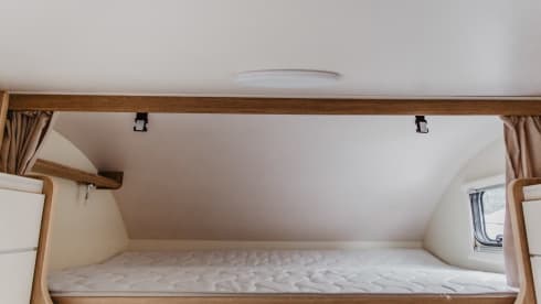Rimor seal 695-14 – Spacious luxury family camper (14)
