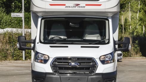 L2R – Adventure 2-4 berth, free WiFi & insurance 