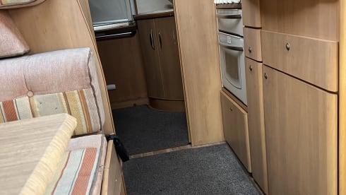 Connie – Fiat Alcove met 4 slaapplaatsen uit 2004