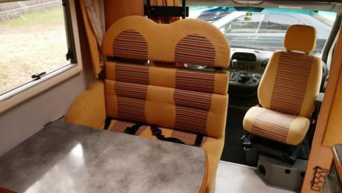 Mercedes Karmann Ontario - practical family camper