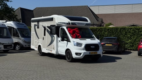 TRAVELKEES De Ruimste camper op de markt nu nieuw in de verhuur!  – Nieuw in de verhuur! Chauson 640 titanium premium nagenoeg nieuw! 