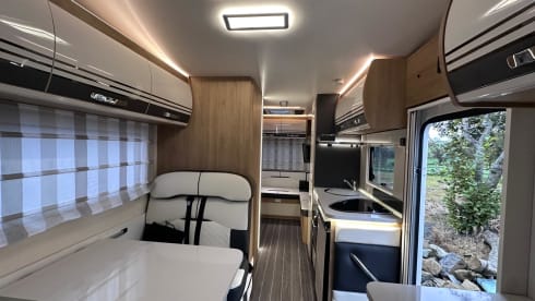 Bee – Fabulous six berth, five seat belt spacious motorhome 