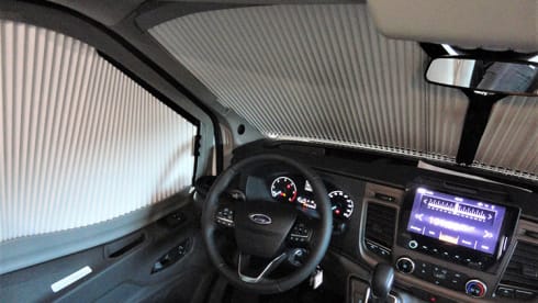 Start in de Ardennen – Luxury 2 person Chausson from 2021 with classic Vanguard rv wrapping.