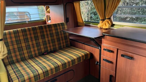 Putu – Volkswagen T2 from 1977, perfect condition