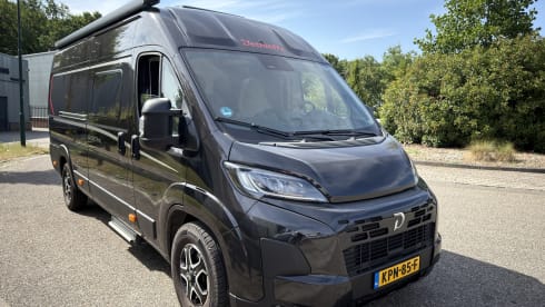 Making Memories 13 – 2025 Dethleffs Globetrail met Automaat en Dakairco. Elegant en Betrouwbaar