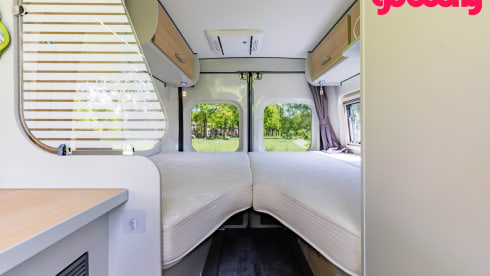 Coopernicus, 2021 – Comfortable 2p Karmann 600, parking air conditioning, length beds, automatic, biker