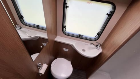 Annie T – 6 berth Autotrail alcove from 2018