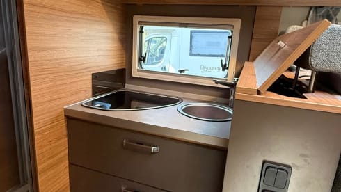 Weinsberg Caracore 700 meg – 4p Fiat integrated from 2024