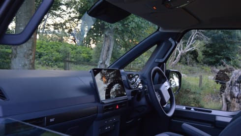 Juniper – Camper ecologico Kia PV5 elettrico su misura a Edimburgo | Ohm Campers