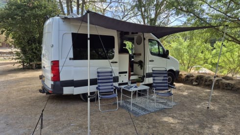 Olaf – Neat conversion Volkswagen Crafter L2H2