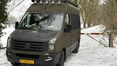Legergroene STOERE VW Crafter 2015