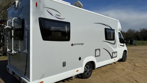 Majestic – Our fully loaded 6 berth motorhome