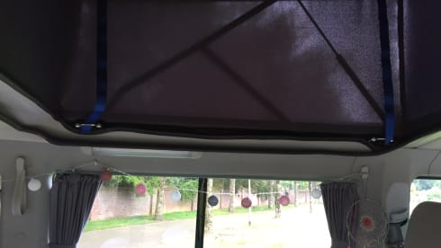 Mandala - Cozy and robust VW T4 multivan with lifting roof