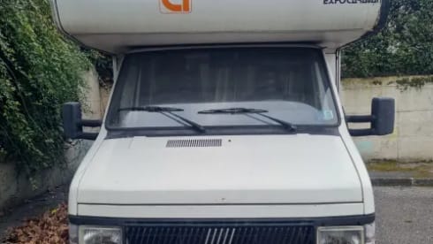 Ducato 6 seats 5 sleeps, with separate room and separate shower