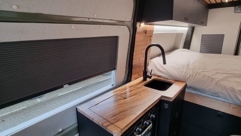 4p Mercedes-Benz bus from 2019