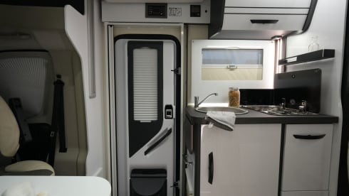 Utopia – 4p Peugeot semi-integrated uit 2024