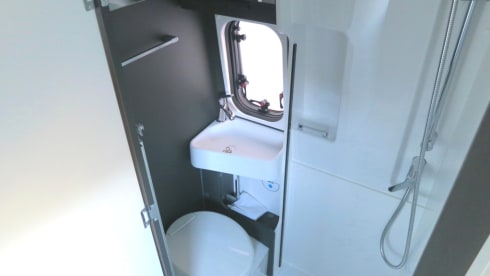 Menfys (1)  – Menfys VAN 3 MAXI S-Line (1) with optional bike rack