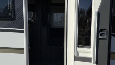 5p Benimar semi-integrated uit 2025