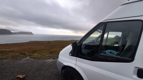 Freddie – 2-seater Ford bus from 2013