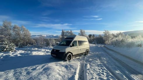 Nevis – 2 berth Volkswagen campervan 4x4 from 2009