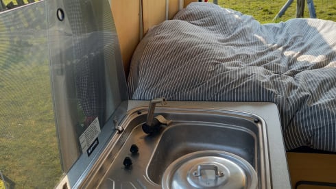 2p Ford camper van