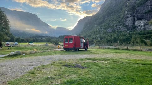 Lola – Two-person Self-build Camperbus