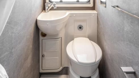 Spacious Rimor Kilig 50 - 6 person camper