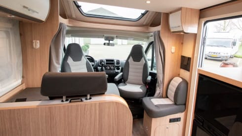 Luxe Sunlight T67 - automaat - heelijke luxe camper (2022)