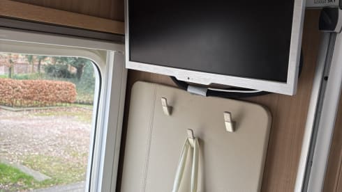2p Hymer semi-integrated uit 2015