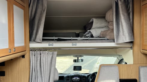 The Adventurer – 6 berth Peugeot AutoQuest 180 