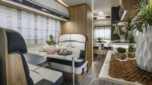 Fergus – New 2025 6 Berth off-grid Motorhome
