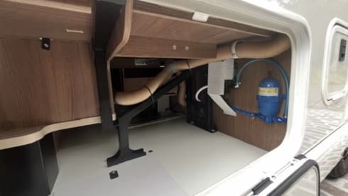 4p Carthago integrated, kan mèt gesloten trailer en scooter