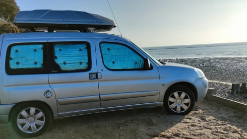 Bonnie – Citroen Berlingo Multispace Mini Campervan