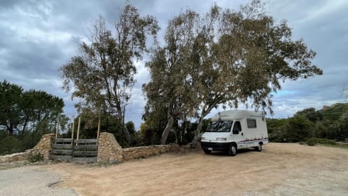 Lukanoir  – Compact, manoeuvrable top-class motorhome perfect for couples