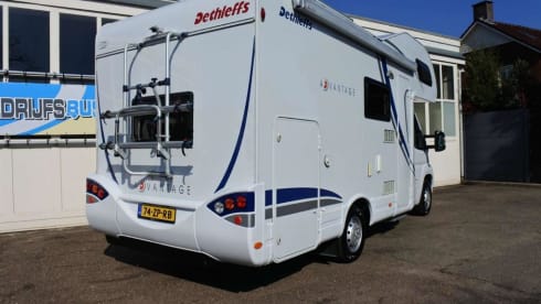 Widely equipped 4p Fiat Dethleffs with double bed, bunk bed.